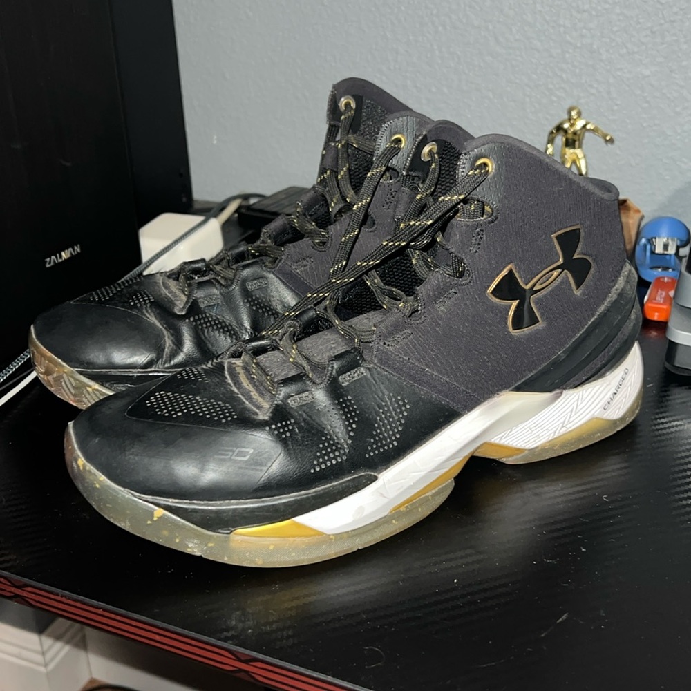 Curry Basketball shoes